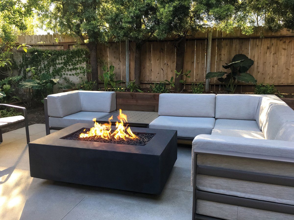 Geo Edge Rectangular Fire Table with Toe Kick Fire Bowls / fire Pits ConcreteCreationsLA 